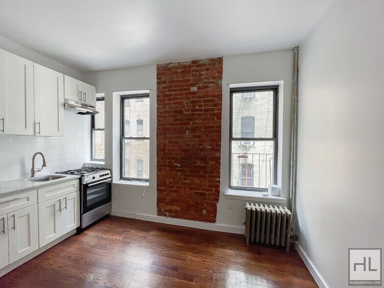 Building Photo - EASTERN PARKWAY / Crown Heights Studio