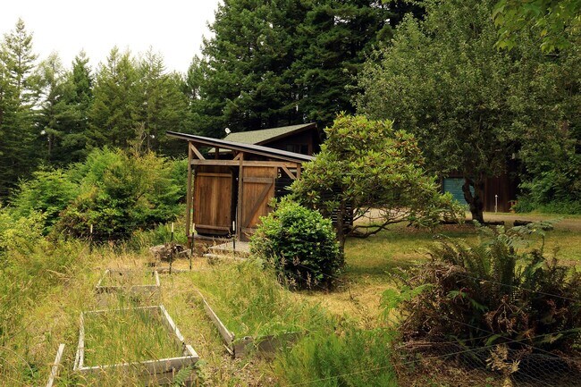 Building Photo - 4452 Greenwood Heights Dr