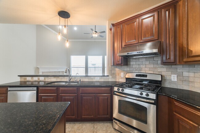 Building Photo - 139 S Rocky Point Cir
