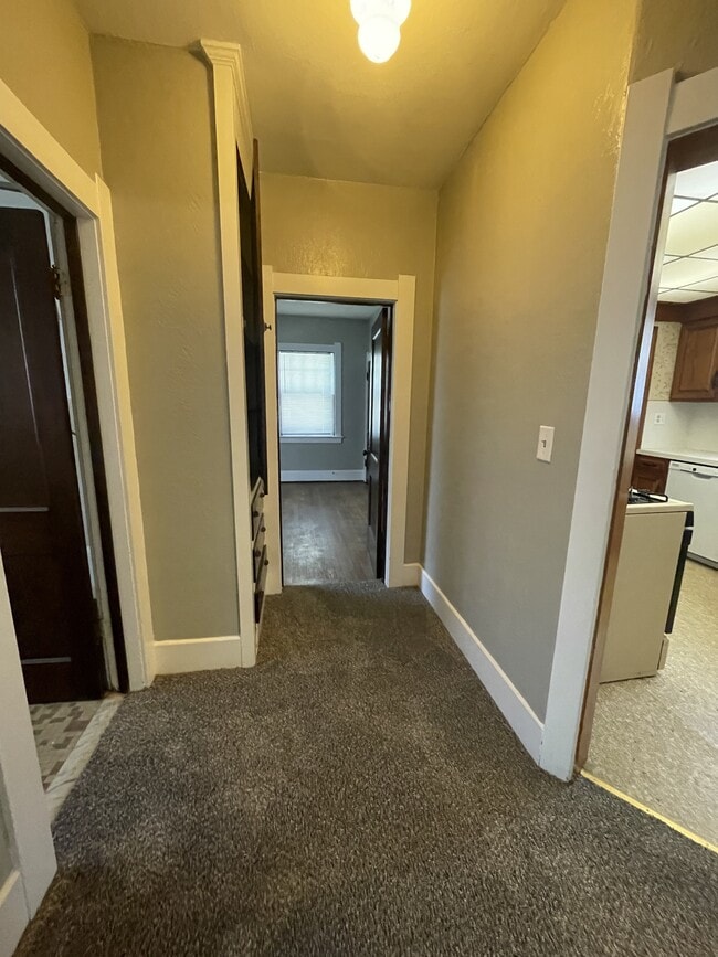 Building Photo - 4104 N Lockwood Ave