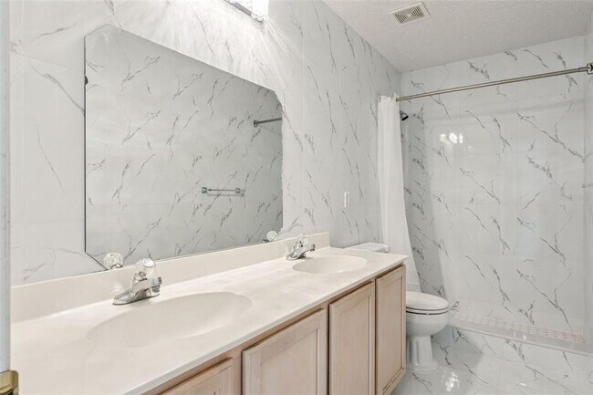 Building Photo - 2205 Wintermere Pointe Dr