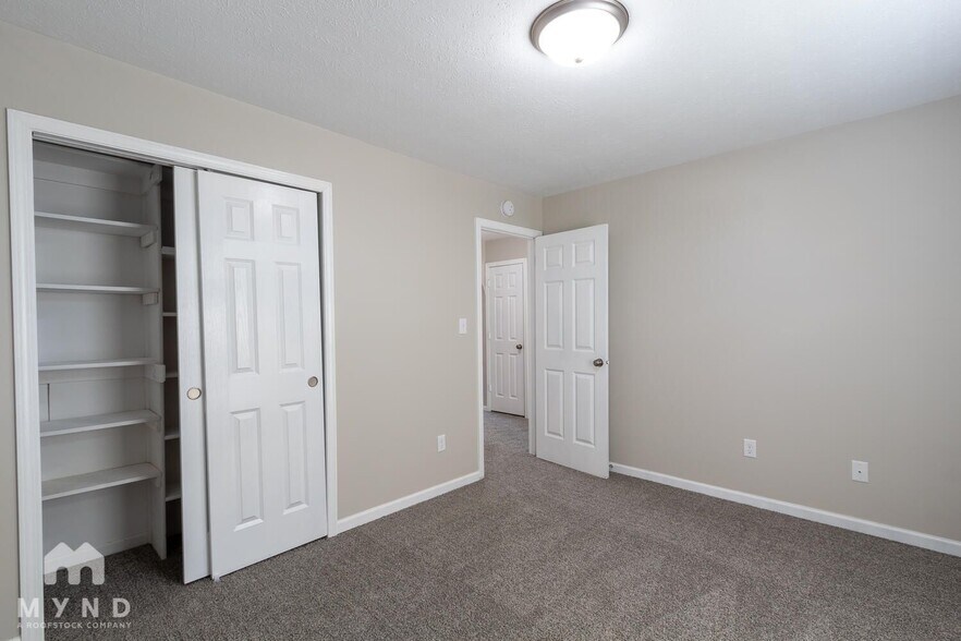 Building Photo - 2205 Autumn Creek Dr