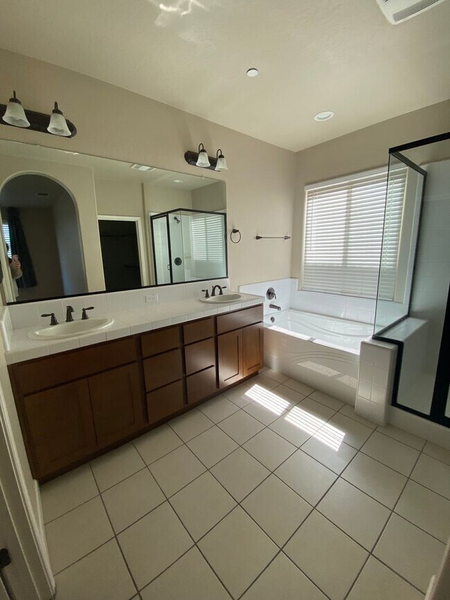 Building Photo - 3200 N Glacier Way