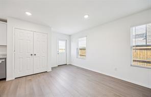 Building Photo - 2037 Pleasant Knoll Cir