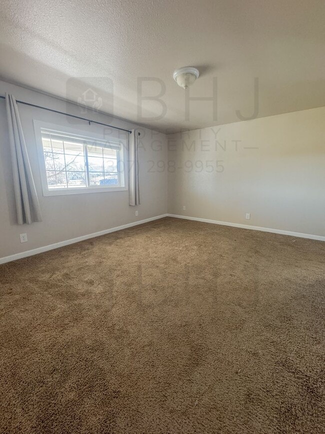 Building Photo - 4 BEDROOM / 2 BATH HOME IN SCSD1!