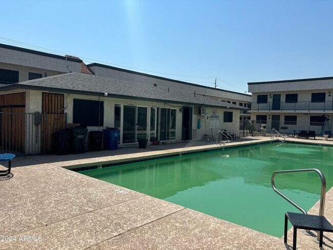 Building Photo - 18202 N Cave Creek Rd