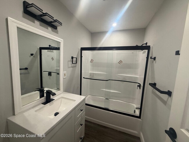 Building Photo - 130 Cascade Ave SE