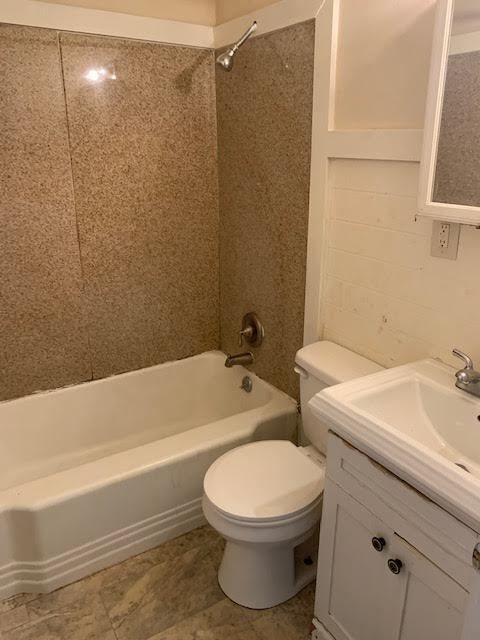 Building Photo - 1305 Forbes St