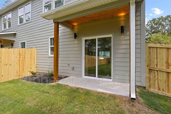 Building Photo - 5 McDade St