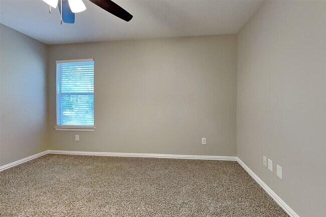 Building Photo - 31243 Quail Oak Park Ln