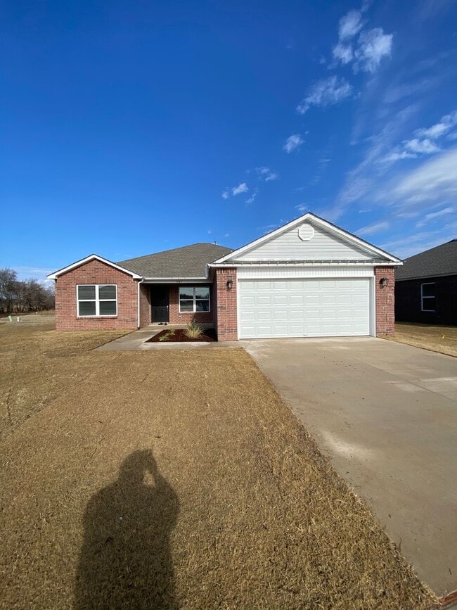 Building Photo - *Pre-leasing* Three Bedroom | Two Bath Hom...