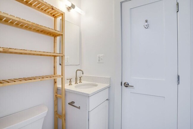 Building Photo - 1451 Park Rd NW