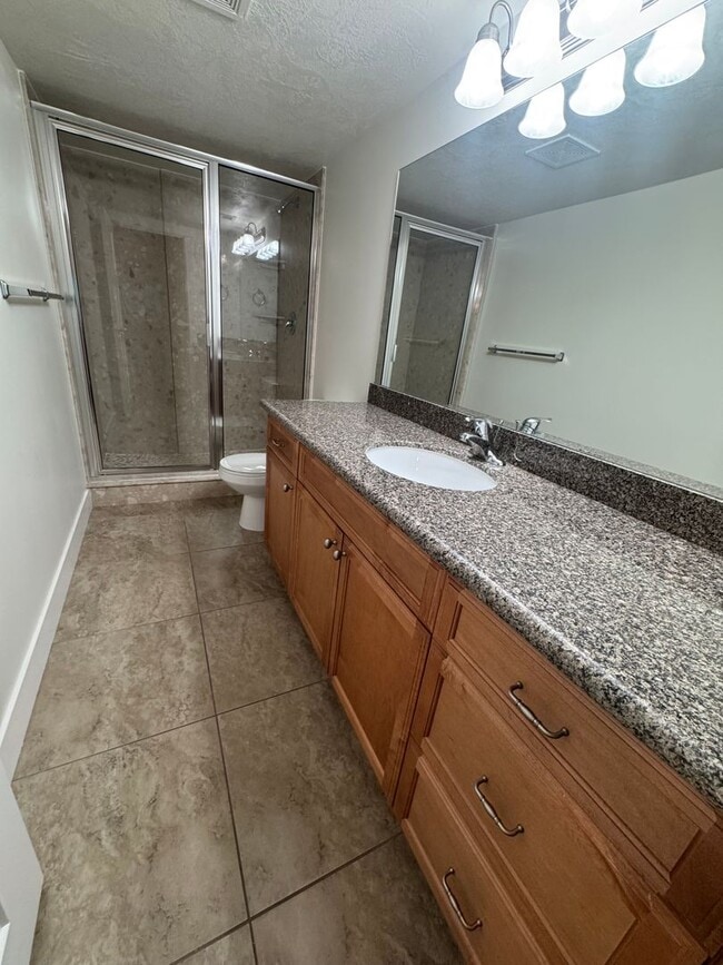 Building Photo - 12771 Park Rim Ct