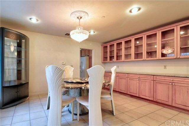 Building Photo - 429 W Woodruff Ave