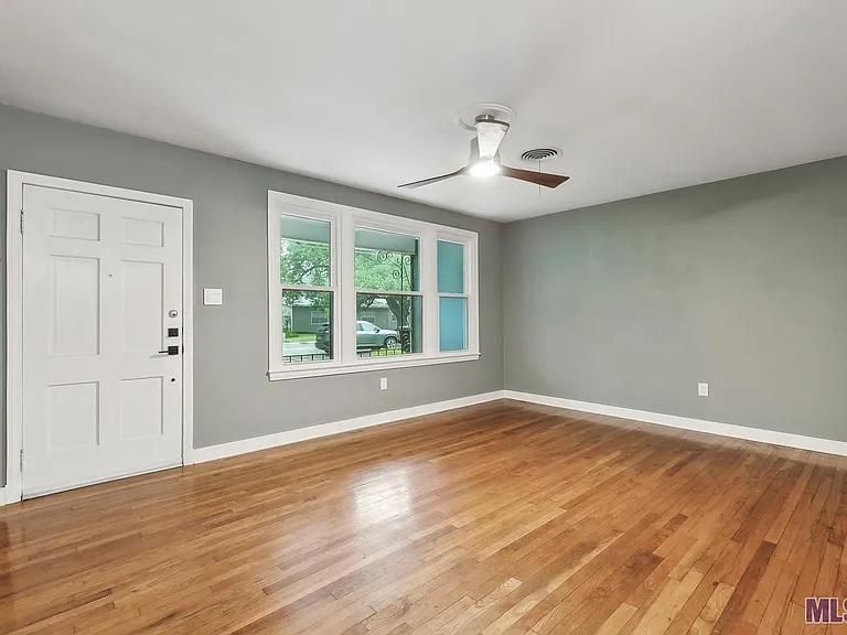 Building Photo - 427 S Ardenwood Dr