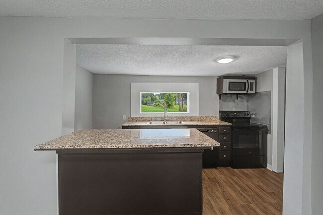 Building Photo - 246 Anderson Rd