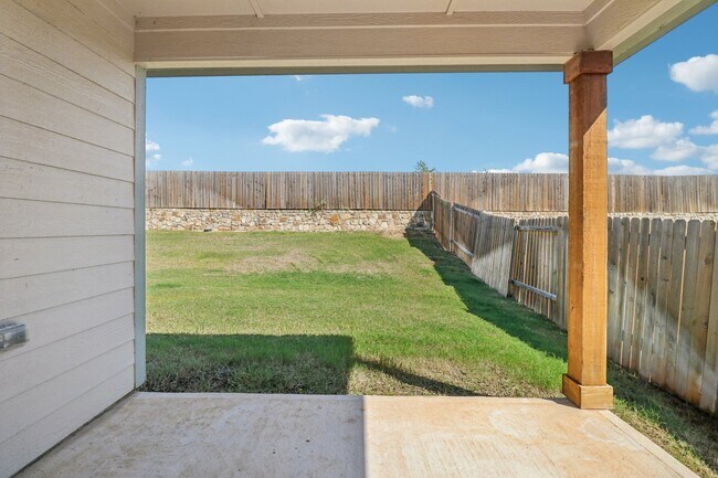 Building Photo - 3909 Crown Ct