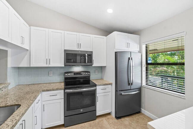 Building Photo - 22148 Palms Way