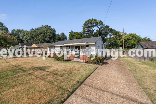 Building Photo - 995 Avon Rd