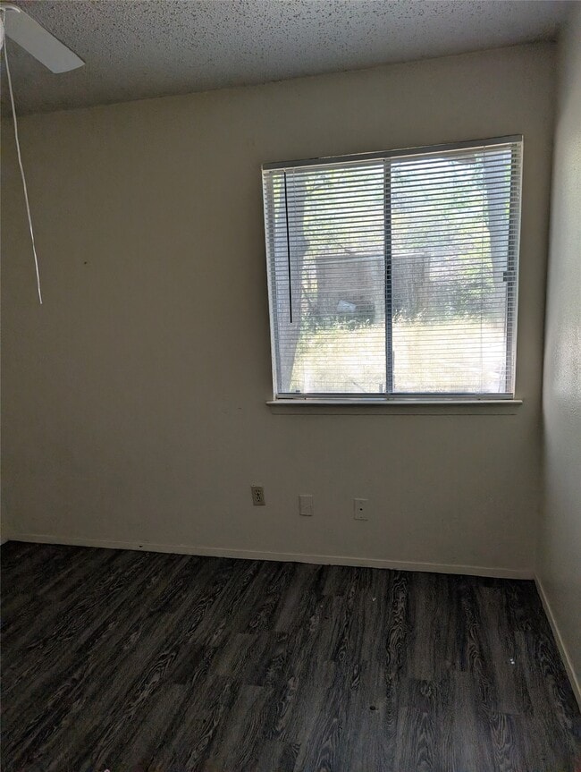 Building Photo - 9507 Night Star Dr