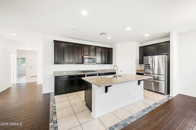 Building Photo - 2814 W Apollo Rd