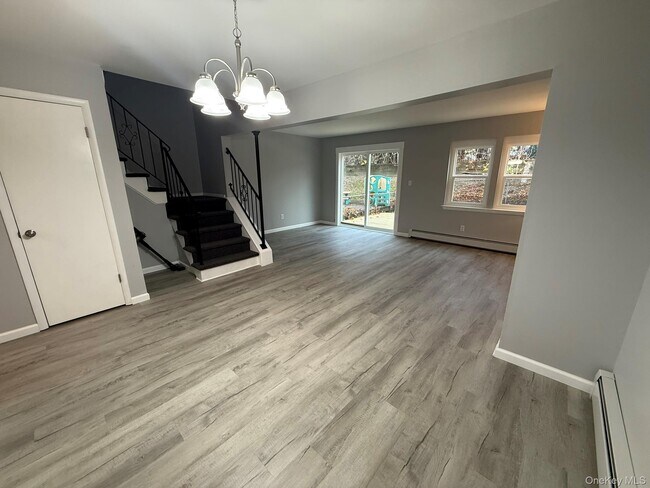 Building Photo - 540 Saracino Dr