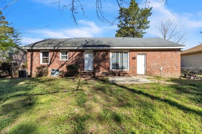 Building Photo - NEW LISTING!!!!!