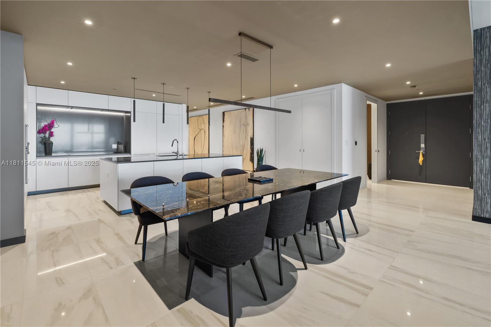 Building Photo - 300 Biscayne Blvd Way