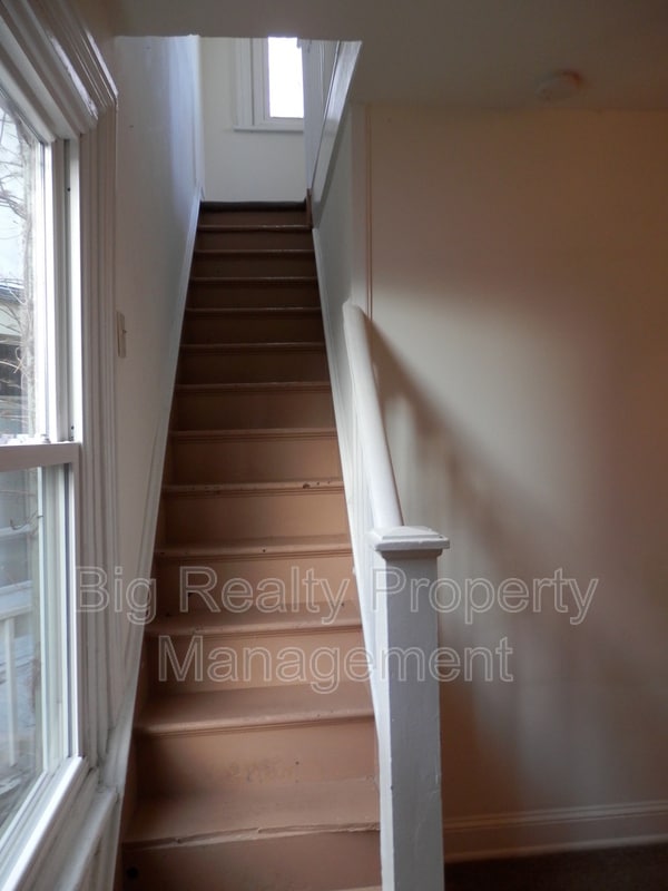 Building Photo - 375 Church St