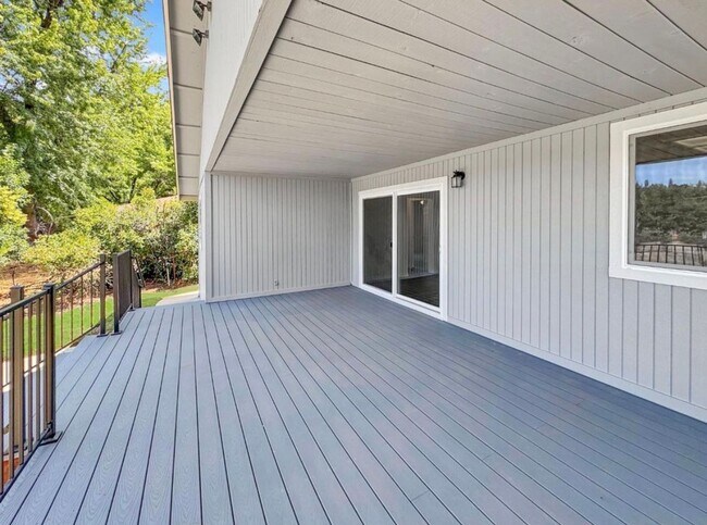 Building Photo - 11318 Torrey Pines Dr