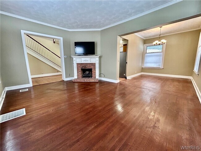 Building Photo - 38 Oakland Pl