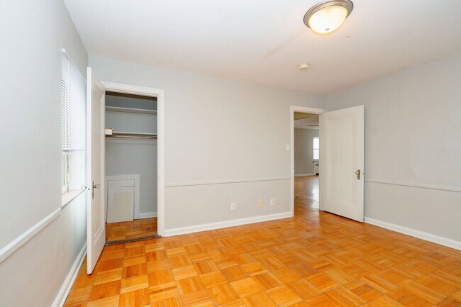 Building Photo - 2802 Digby Ave