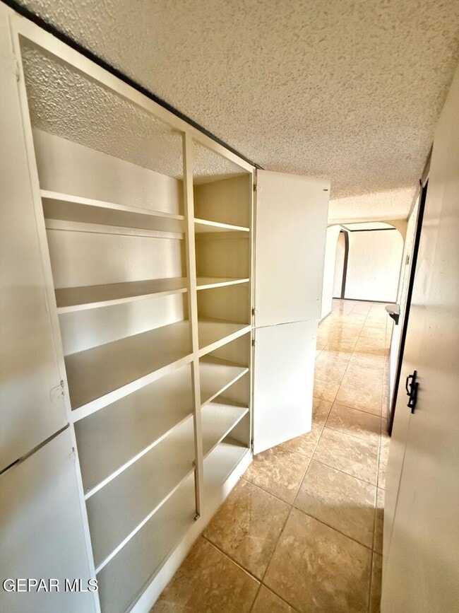 Building Photo - 966 Geronne Dr