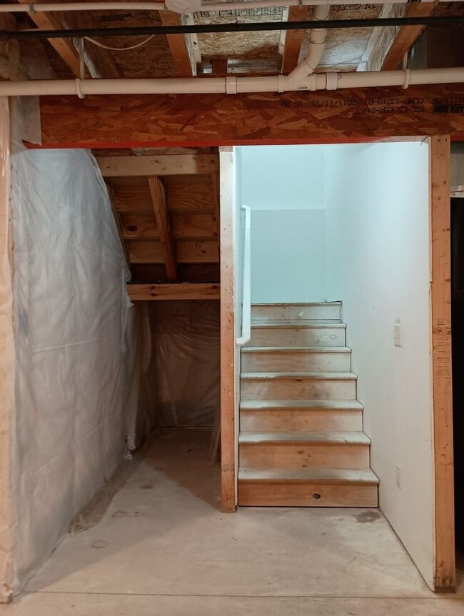Building Photo - 2211 Colbert Dr