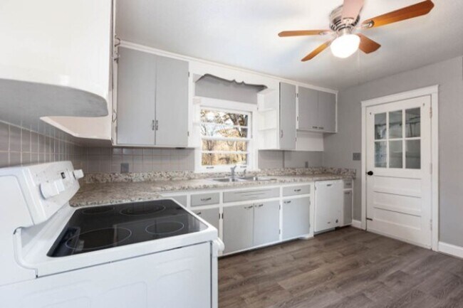 Building Photo - Home for rent Glencliff/Woodbine/Nashville...
