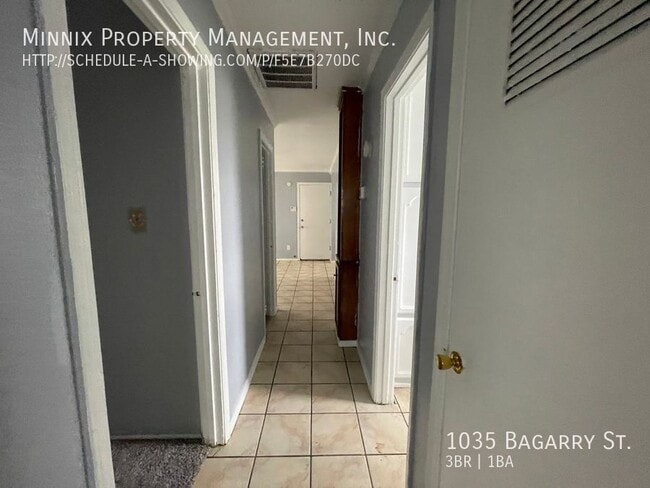 Building Photo - 1035 Bagarry