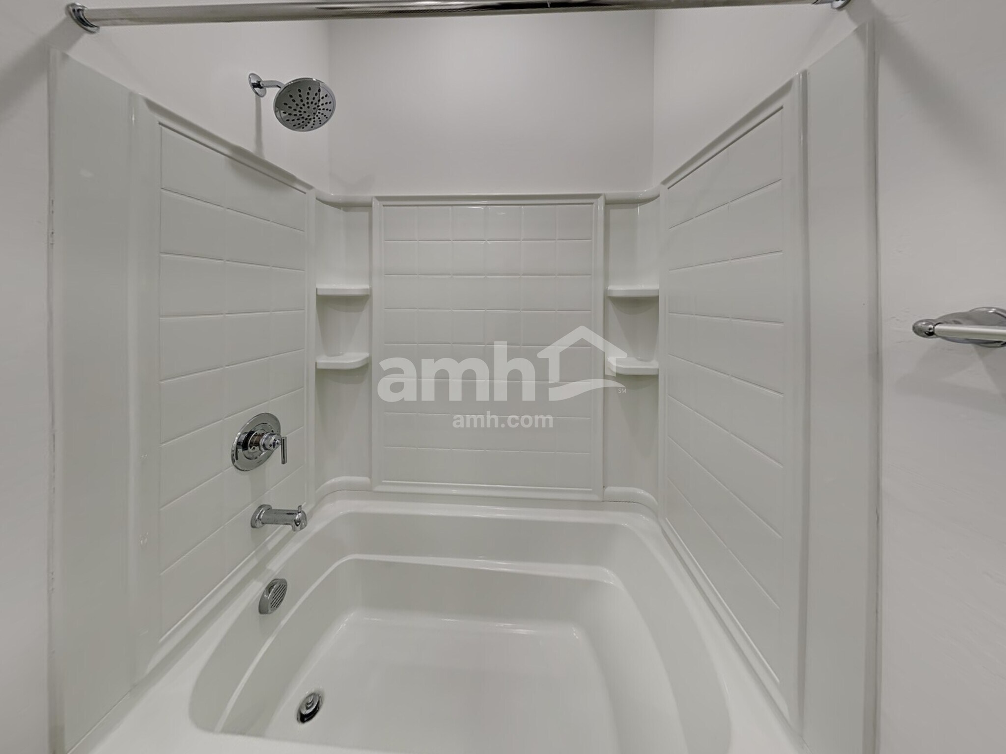 Building Photo - 15074 W Sherman St