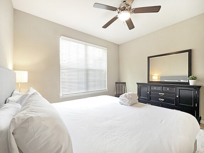 Building Photo - 1890 Sweetbroom Cir