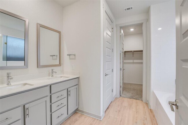 Building Photo - 2244 Alamar walk