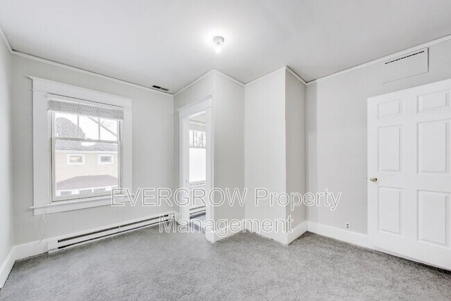 Building Photo - 945 Woodruff Place Middle Dr