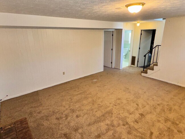 Building Photo - Beautiful House in Tates Creek! 4 BR, 2.5 ...