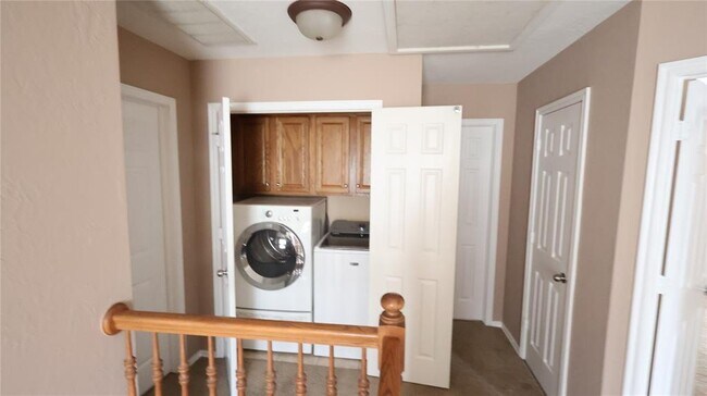 Building Photo - 847 Rambling Oaks Dr