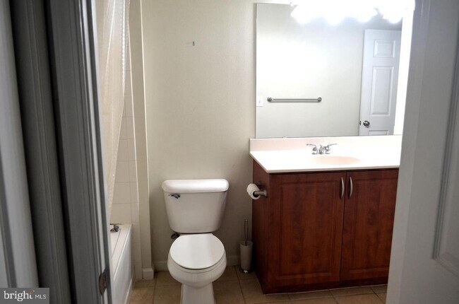 Building Photo - 12937 Centre Park Cir