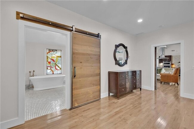 Building Photo - 225 Jayne Ellen Way