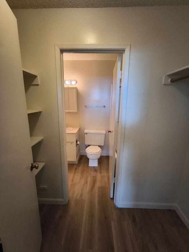 Building Photo - $500 MOVE IN SPECIAL!!! BEAUTIFUL STUDIO AVAILABLE AT WATERGATE COMMUNITY IN EMERYVILLE!!!