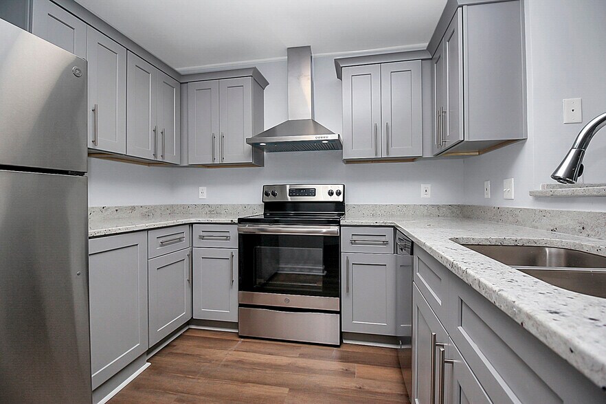 Kitchen - 415 Flats