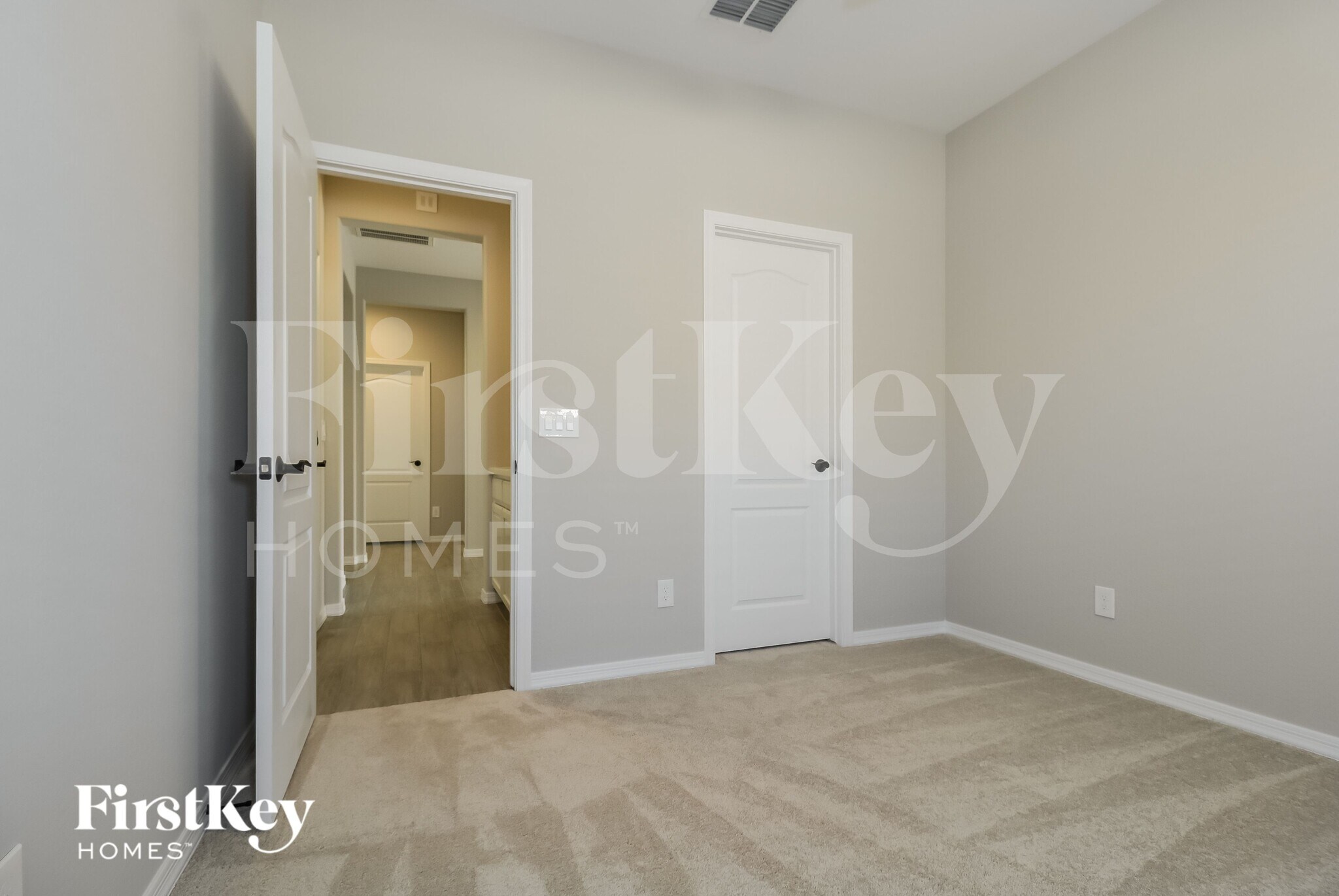 Building Photo - 8411 S 164th Dr