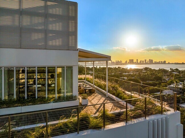 Building Photo - 4701 Meridian Ave