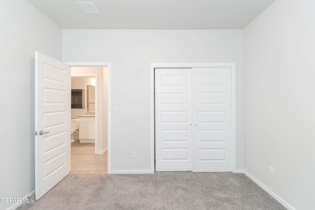 Building Photo - 12832 Haxby St