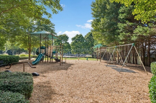 Building Photo - 6725 Ridgefield Dr